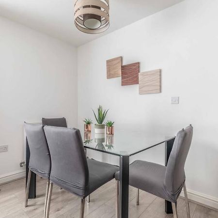 2 Bed & 2 Bath Cosy Apartment Slough- Free Parking Exterior foto